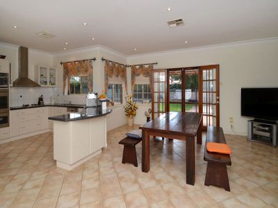 11 Hastie Court, Somerville