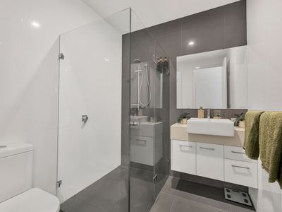 2 / 11 Bindaree Crescent, Mooloolaba