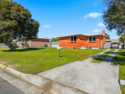 4 Quinn Avenue, George Town