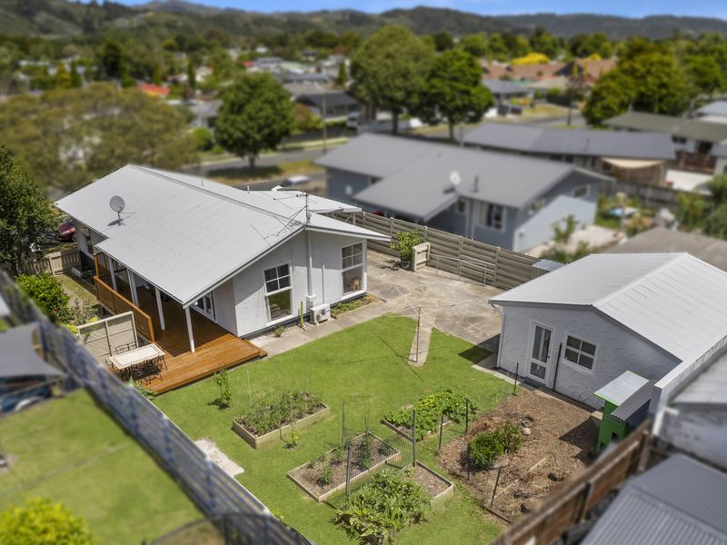 186 California Drive, Totara Park