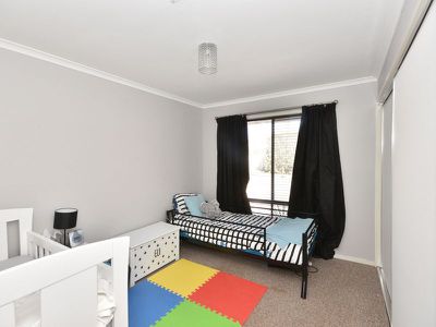 1 / 28 Collins Street, Kangaroo Flat