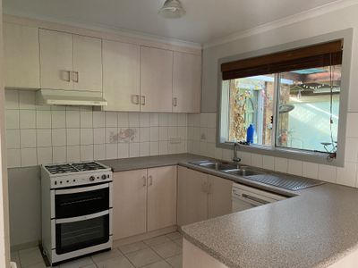7 Clyde Court, Werribee