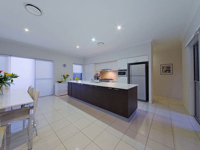 6 Thomson Place, Wakerley