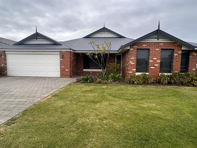 30 Harden Park Trail, Carramar