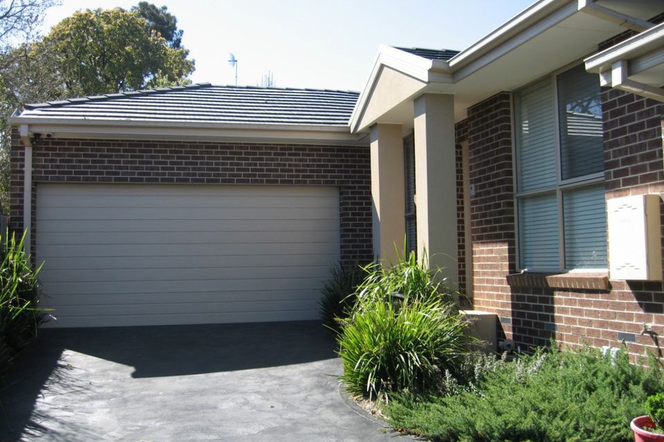 2 / 29 Simpson Drive, Mount Waverley