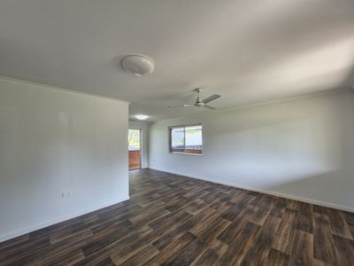 7 Armstrong Street, Atherton