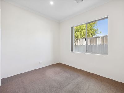 12A Loris Way, Kardinya