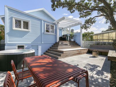 17 Freyberg Street, Lyall Bay
