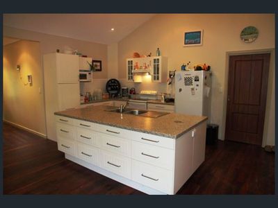 3 Flora Grove , Molloy Island