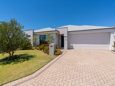 13 Coniston Bend, Waikiki