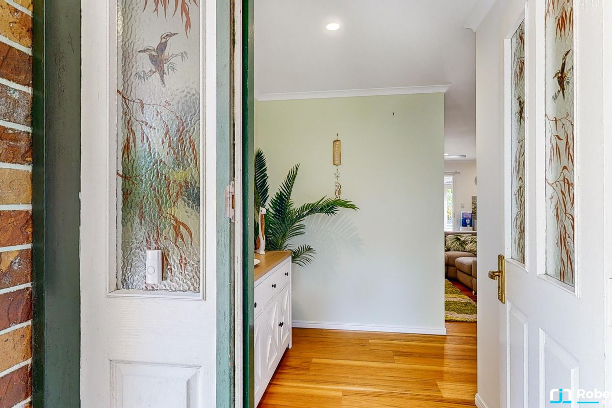 8 Hoylake Court, Tewantin