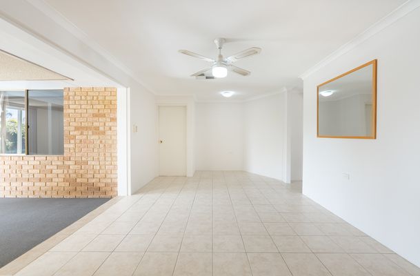 594 Safety Bay Rd, Waikiki