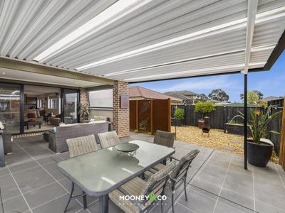8 Dan Morgan Drive, Cranbourne East