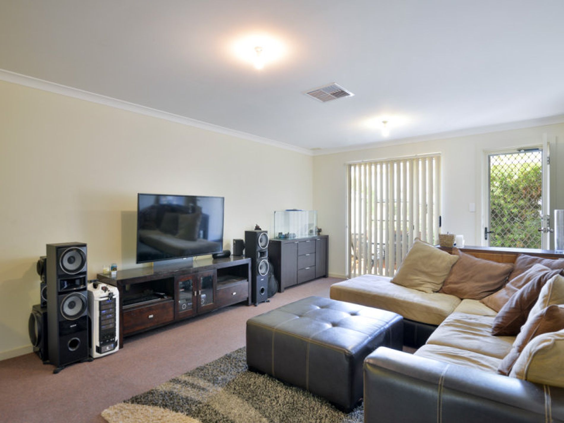 9 / 3 Great Eastern Highway, Somerville