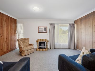 5 Grasmere Place, Kelmscott