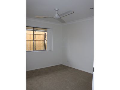 12 O'CONNELL Parade, Urraween