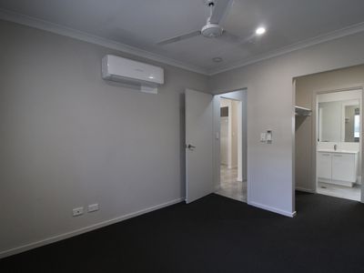 3 / 30 Taurus Circuit, Coomera