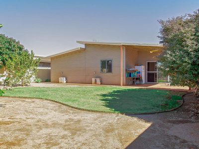 20 Homestead Ramble, Newman