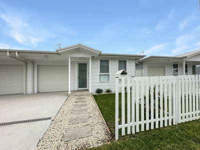 2 / 44 President Wilson Walk, Tanilba Bay