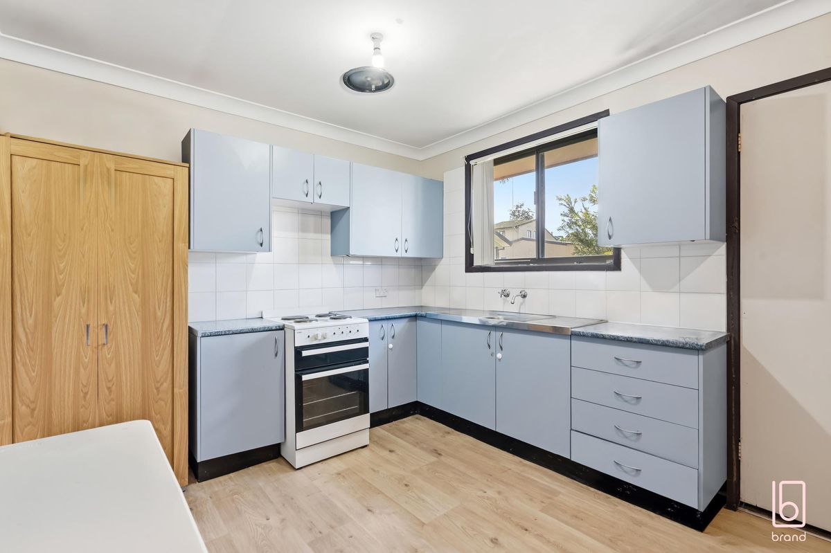 27 McKellar Boulevard, Blue Haven