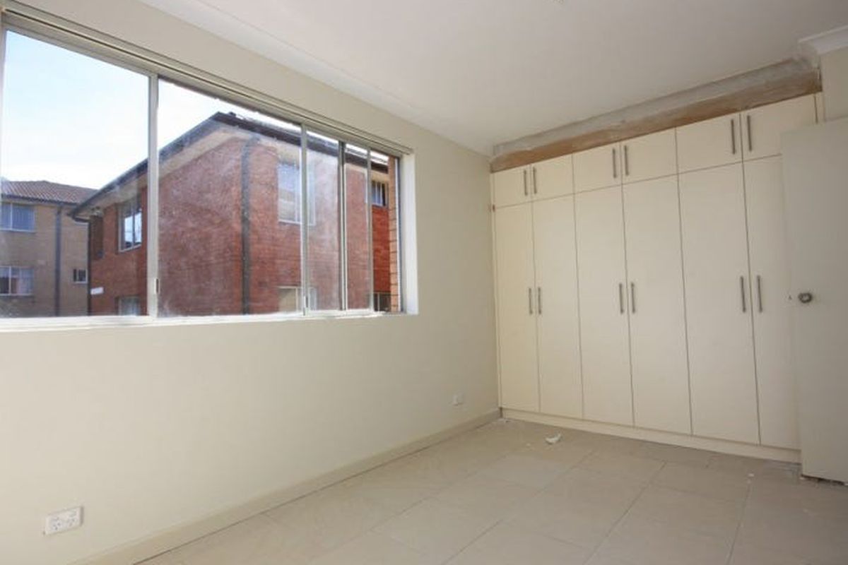 4 / 75 Denman Avenue, Wiley Park