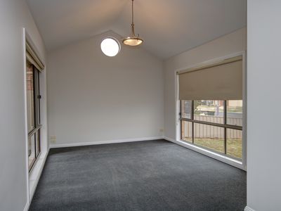 6 / 16 McTavish Boulevard, Horsham