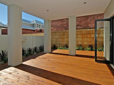 23 Heirisson Way, North Coogee