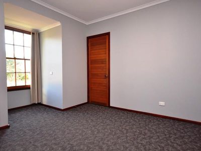 79 Lakeside Avenue , Mount Beauty