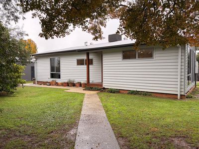 1 Simmonds Street , Mount Beauty