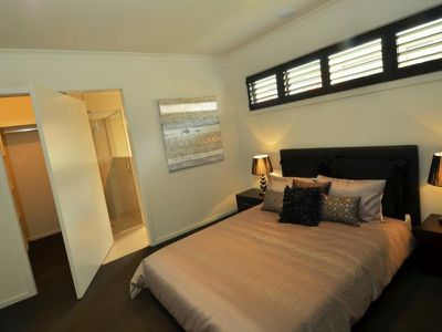 27 Paraffin Drive, Leopold