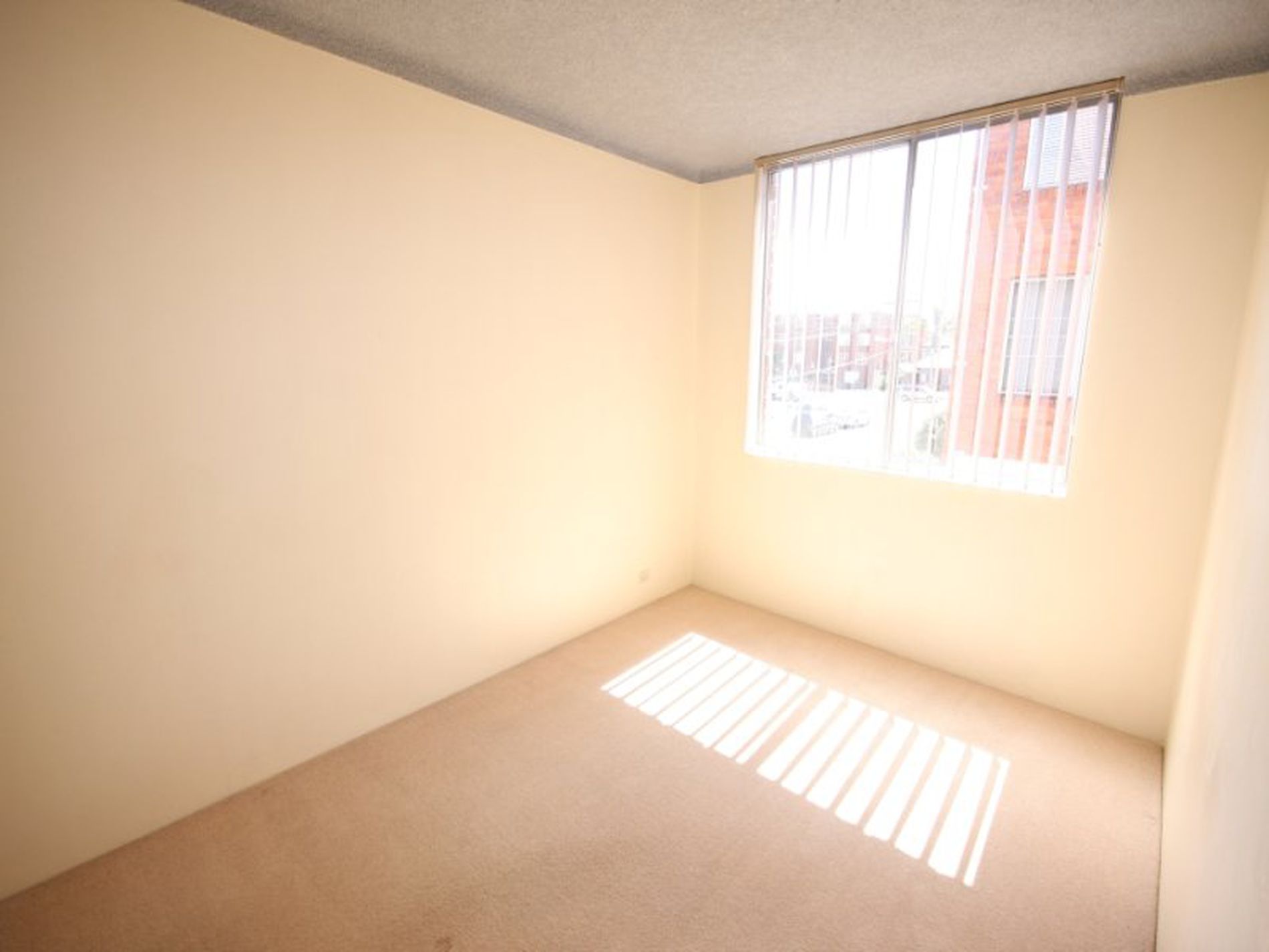12 / 1 Racecourse Place, Eastlakes