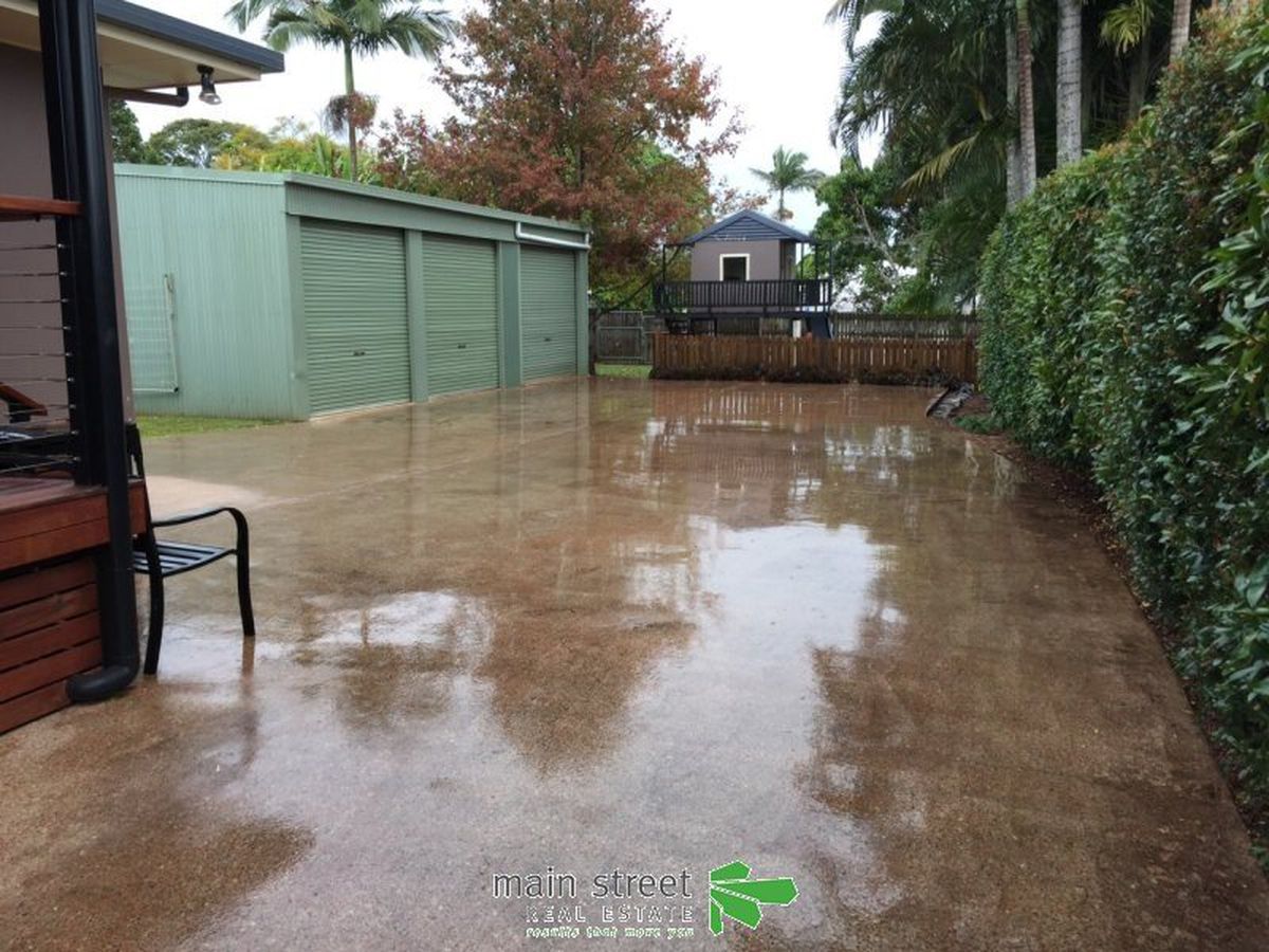 61 Robert Street, Atherton