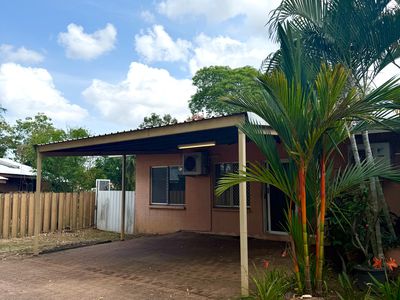 3 / 2 Minorelli Court, Gray
