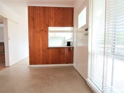 1 / 15 Essex Road, Mount Waverley