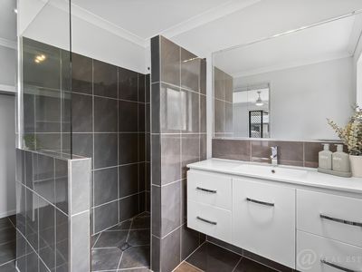 4 Plum Tree Close, Taranganba