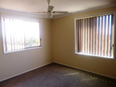 4 / 52 Daintree Drive, Albion Park