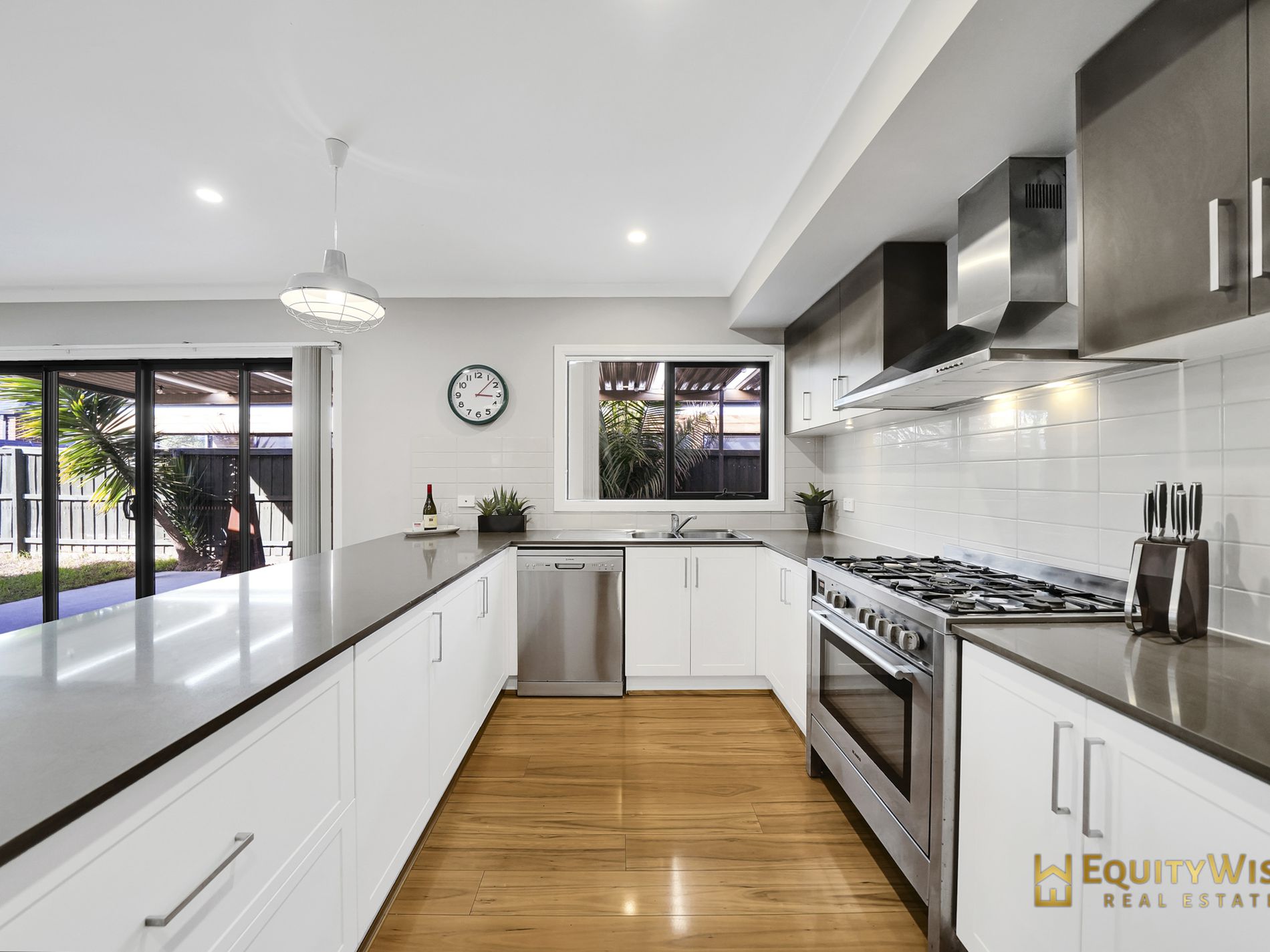 40 Holyoake Parade, Manor Lakes