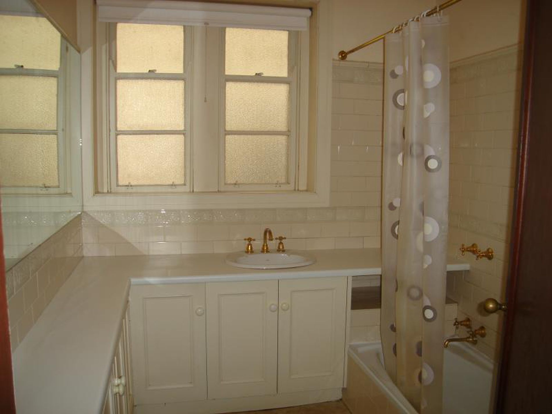 8 / 272 Latrobe Terrace, Newtown