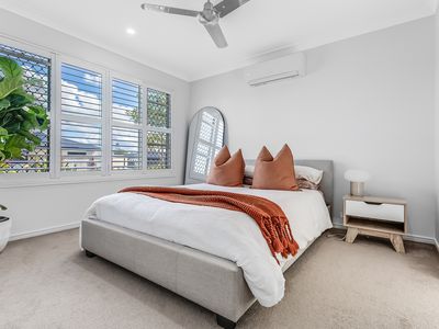 10 Dream Way, Griffin
