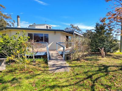 35 Hillcrest Avenue, North Narooma