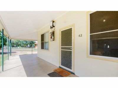 42 Third Avenue, Narromine