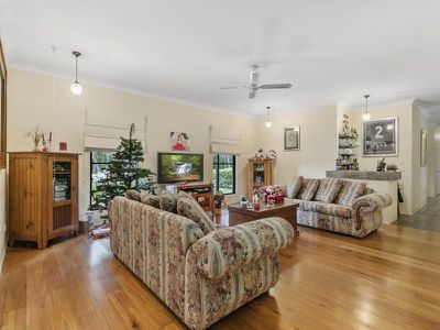8 Jaggers Court, Tinbeerwah