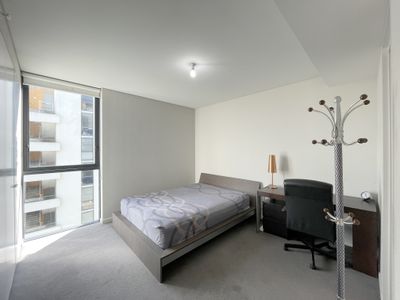 902 / 5 Sterling Circuit, Camperdown