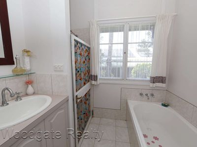 16 Lorikeet Ave, Woodgate