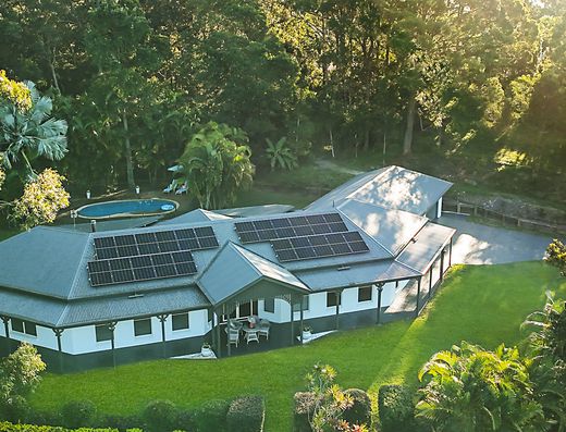 Elevated Privacy & Lifestyle on 2.5 Acres - Tinbeerwah's Hidden Gem image 4