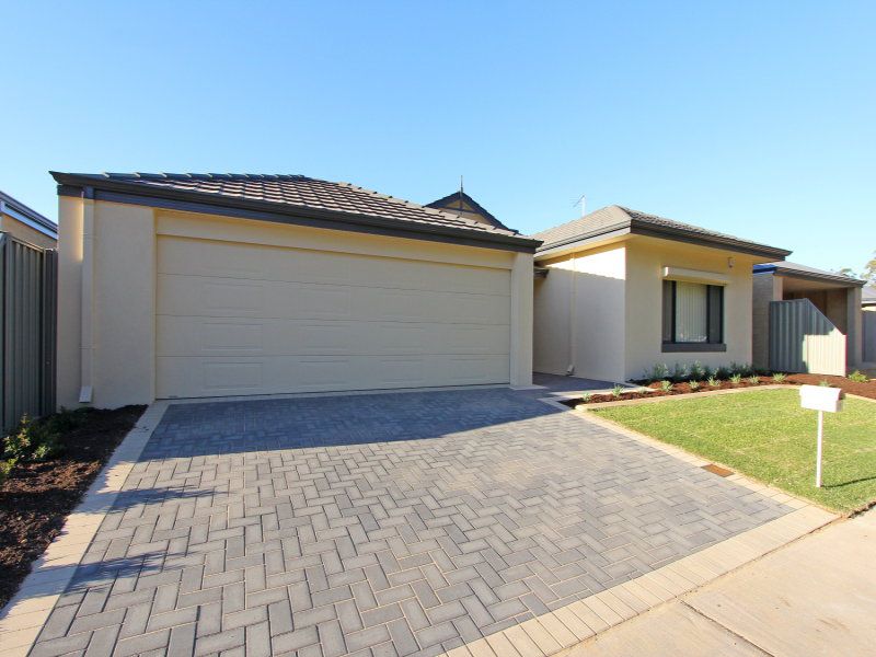 27 Perrone Avenue, Byford