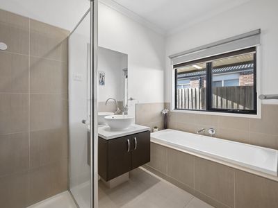 187 Heyers Road, Grovedale