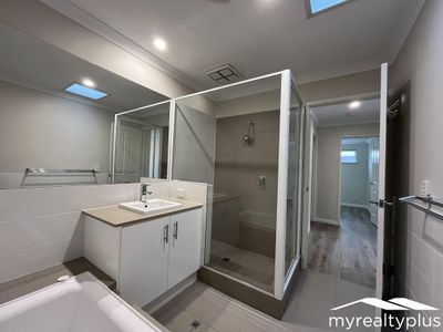 73A Parkway Road, Bibra Lake