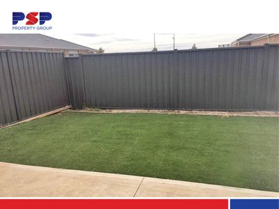 16 Allambee Drive, Melton West