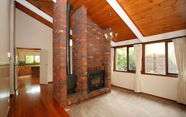 1 Young Street, Beaconsfield Upper